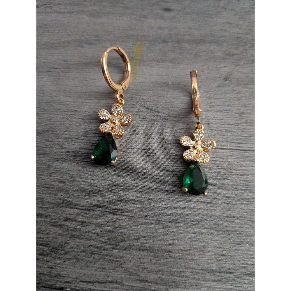 Gold Tone Emerald Green Teardrop Flower Huggie Hoop Drop Earrings